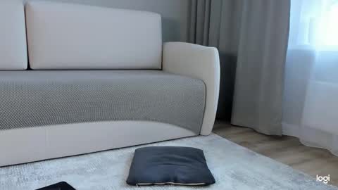 Amelina Love online show from 09.13.25