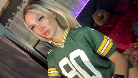 amelinckx online show from 02.15.25