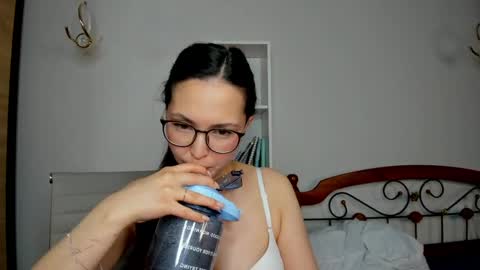 Snapshot of ameliya_sun chatting on 05.16.26 Aylin online show from 05.16.26