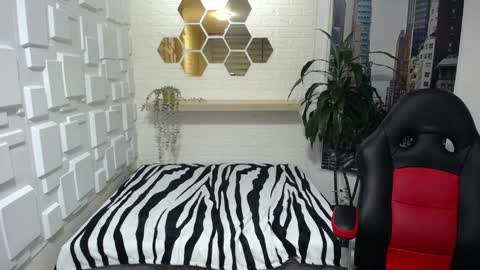 Amell Thomson online show from 02.03.25