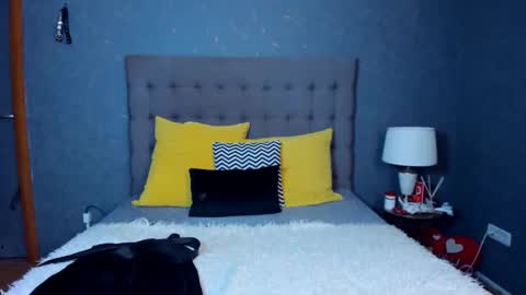 Snapshot of amelycube343767 chatting on 11.23.25 amelycube343767 online show from 11.23.25