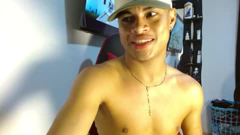 Snapshot of america_27 chatting on 04.11.26 AMILCAR online show from 04.11.26