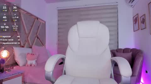 Snapshot of ami_sweet_19 chatting on 02.25.25 Ami online show from 02.25.25