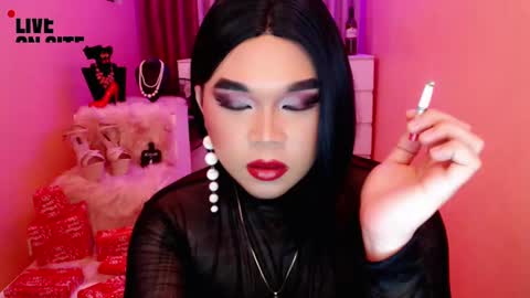 Snapshot of amiadoll chatting on 12.12.24 Queen Mireska online show from 12.12.24