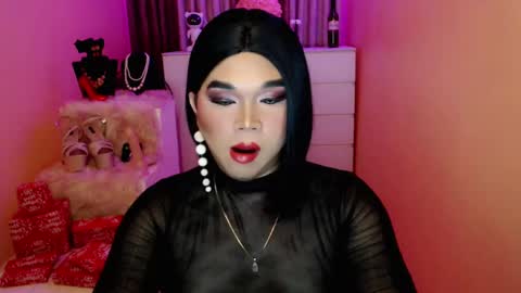 Snapshot of amiadoll chatting on 12.21.24 Queen Mireska online show from 12.21.24