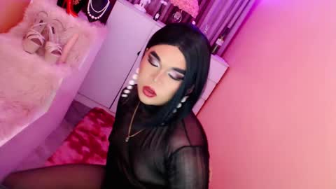 Snapshot of amiadoll chatting on 01.14.25 Queen Mireska online show from 01.14.25