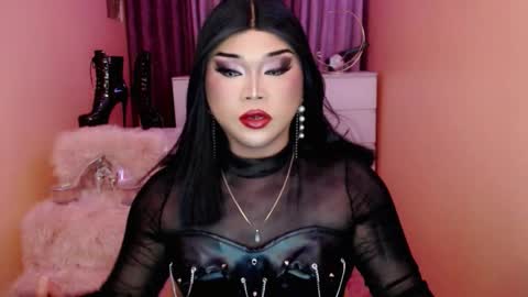 Snapshot of amiadoll chatting on 10.04.25 Queen Mireska online show from 10.04.25