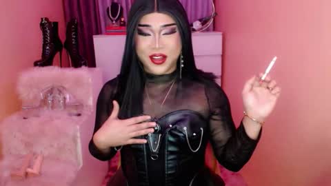 Snapshot of amiadoll chatting on 10.10.25 Queen Mireska online show from 10.10.25