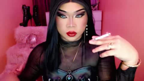 Snapshot of amiadoll chatting on 10.12.25 Queen Mireska online show from 10.12.25