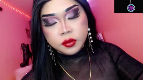 Snapshot of amiadoll chatting on 11.04.25 Queen Mireska online show from 11.04.25