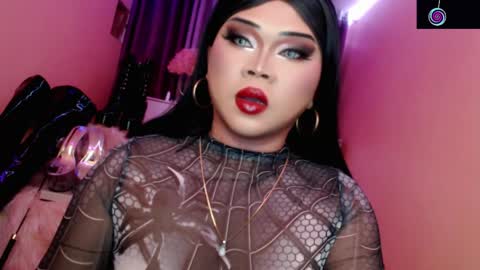 Queen Mireska online show from 05.15.26