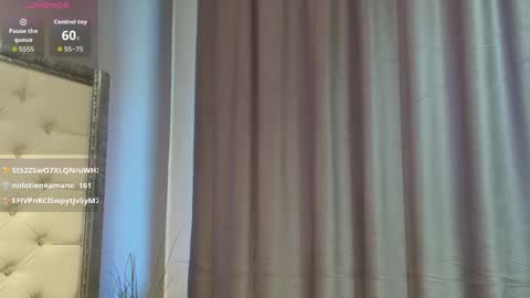 Snapshot of amiellarose chatting on 04.23.26 amiellarose online show from 04.23.26
