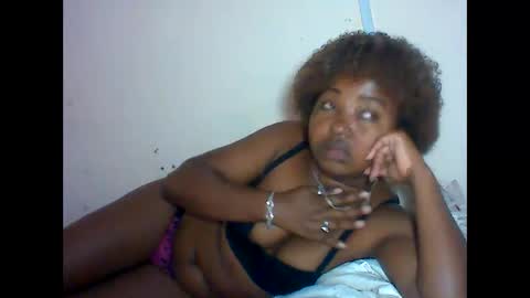 Snapshot of amielle_01 chatting on 04.15.26 amielle_01 online show from 04.15.26
