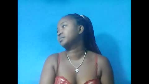 Snapshot of amielle_01 chatting on 05.28.26 amielle_01 online show from 05.28.26