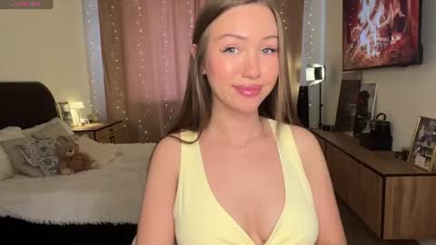 Snapshot of amilymi_ chatting on 06.23.26 Amelia online show from 06.23.26