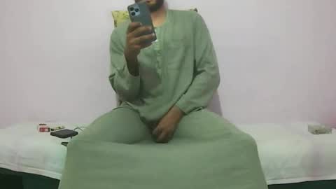 Snapshot of amir_elaraby chatting on 10.28.25 Amir online show from 10.28.25