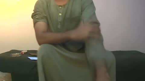 Snapshot of amir_elaraby chatting on 11.28.25 Amir online show from 11.28.25