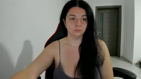 Snapshot of amiraisa chatting on 06.17.26 Amiraisa online show from 06.17.26