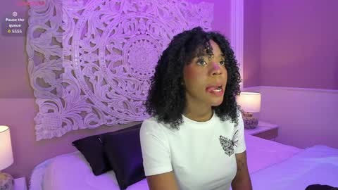 Snapshot of amirajones chatting on 05.13.26 amirajones online show from 05.13.26
