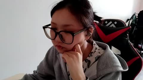 Snapshot of amiramita chatting on 05.19.26 Kathrynenijou online show from 05.19.26