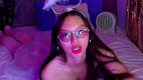 Snapshot of ammeliejoy chatting on 10.31.25 Ammelie online show from 10.31.25