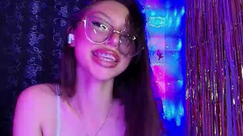 Snapshot of ammeliejoy chatting on 12.19.25 Ammelie online show from 12.19.25