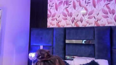 Snapshot of ammyjoness_ chatting on 09.08.25 Ammy Jones online show from 09.08.25