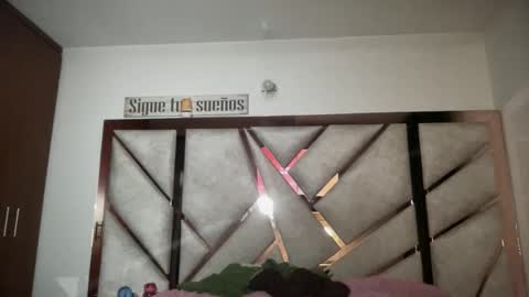 Snapshot of ammytylorxx chatting on 12.20.25 Ammy online show from 12.20.25