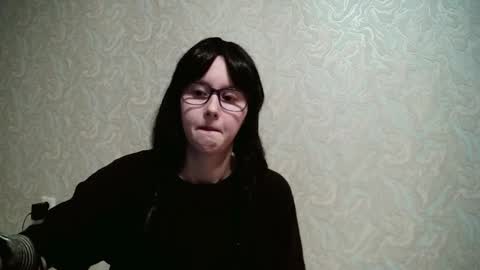 Snapshot of amomira chatting on 10.11.25 Amomira online show from 10.11.25