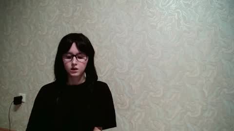 Snapshot of amomira chatting on 10.18.25 Amomira online show from 10.18.25