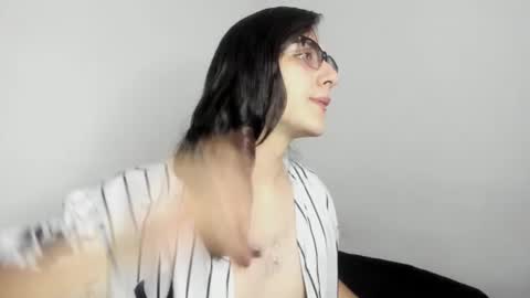 Snapshot of amoneth_xx chatting on 12.18.25 Amoneth online show from 12.18.25