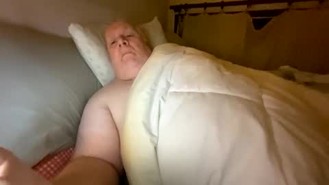 Snapshot of amor196112 chatting on 11.08.25 amor196112 online show from 11.08.25