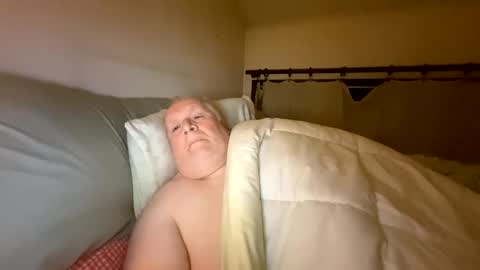 Snapshot of amor196112 chatting on 11.09.25 amor196112 online show from 11.09.25