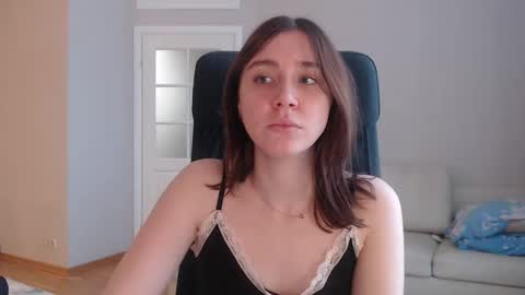 Snapshot of amoremeoww chatting on 02.18.25 miss unforgettable online show from 02.18.25