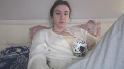 Snapshot of amoremeoww chatting on 11.11.25 miss unforgettable online show from 11.11.25