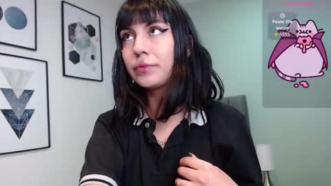 Snapshot of amy__adams1 chatting on 11.13.25 Amy 3 online show from 11.13.25