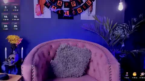 Snapshot of amy_e chatting on 10.28.25 Amy Evans online show from 10.28.25