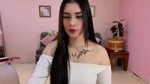 Snapshot of amy_lovelydoll chatting on 11.01.25 Amy online show from 11.01.25