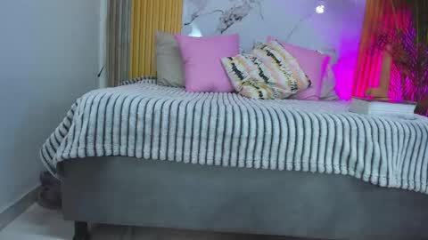 Snapshot of amy_rose01 chatting on 02.01.26 Amy online show from 02.01.26