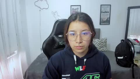 Snapshot of amy_sophiaa chatting on 10.03.25 Amy sophia 3 online show from 10.03.25