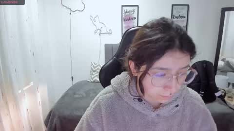 Snapshot of amy_sophiaa chatting on 10.08.25 Amy sophia 3 online show from 10.08.25