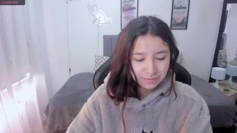 Snapshot of amy_sophiaa chatting on 10.13.25 Amy sophia 3 online show from 10.13.25