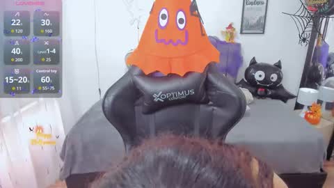 Snapshot of amy_sophiaa chatting on 10.31.25 Amy sophia 3 online show from 10.31.25