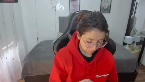 Snapshot of amy_sophiaa chatting on 11.03.25 Amy sophia 3 online show from 11.03.25