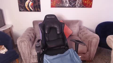 Snapshot of amy_stiward chatting on 01.18.25 Mia Cristancho online show from 01.18.25