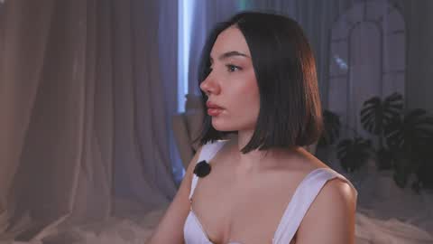 Amy Armstrong online show from 04.04.26