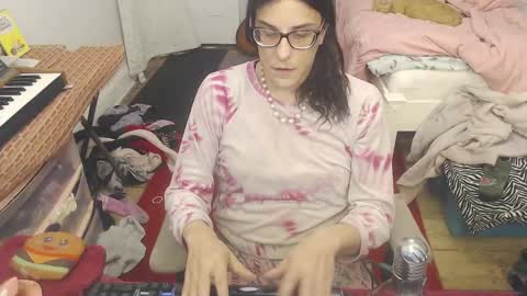 Trashely Gimpson online show from 03.04.25