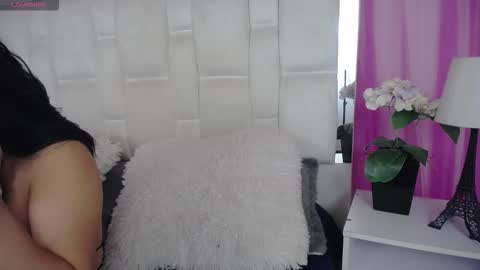 Snapshot of amycortes chatting on 10.12.25 Amy Cortes online show from 10.12.25