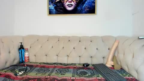 Amy Kamila online show from 02.12.25