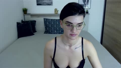 Snapshot of amylexy chatting on 01.10.25 Hi there guys My pleasure in your hands pvt is open online show from 01.10.25
